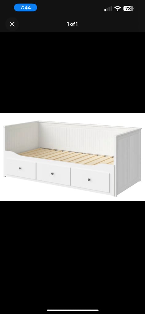 Single bed with brand new single mattress 