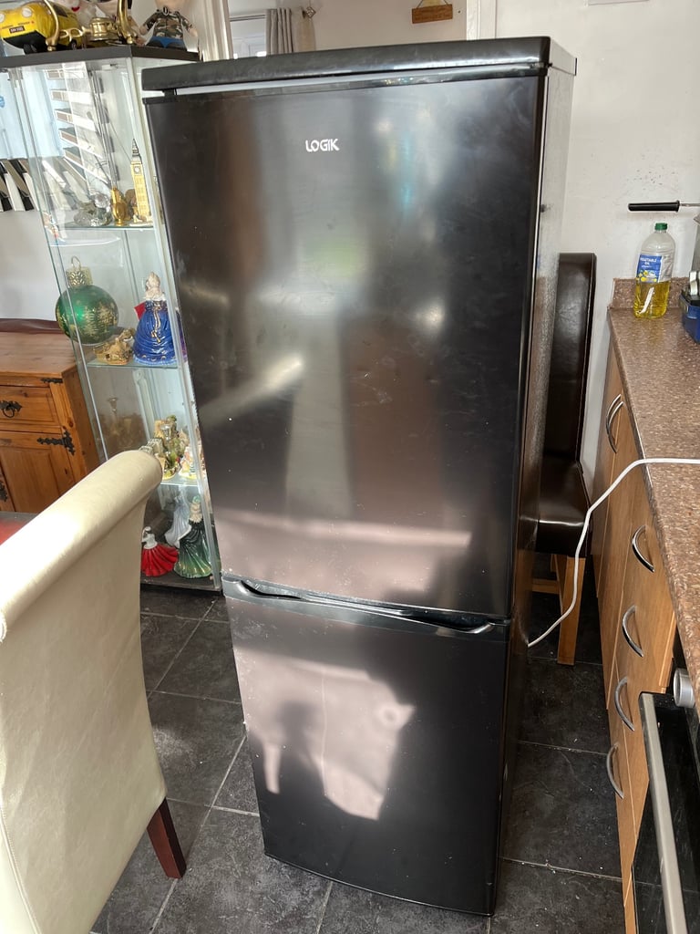 Fridge freezer - shiny black 