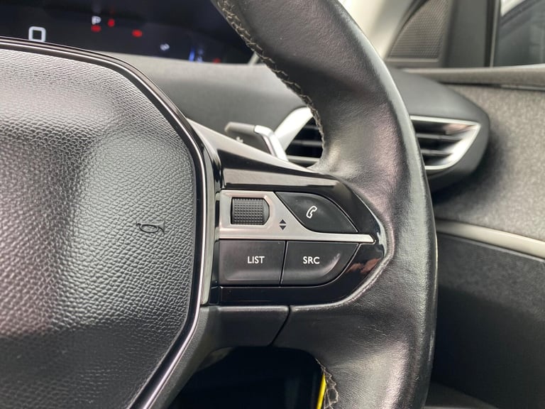 2017 Peugeot 3008 1.2 PureTech Allure EAT Euro 6 (s/s) 5dr HATCHBACK Petrol Automatic