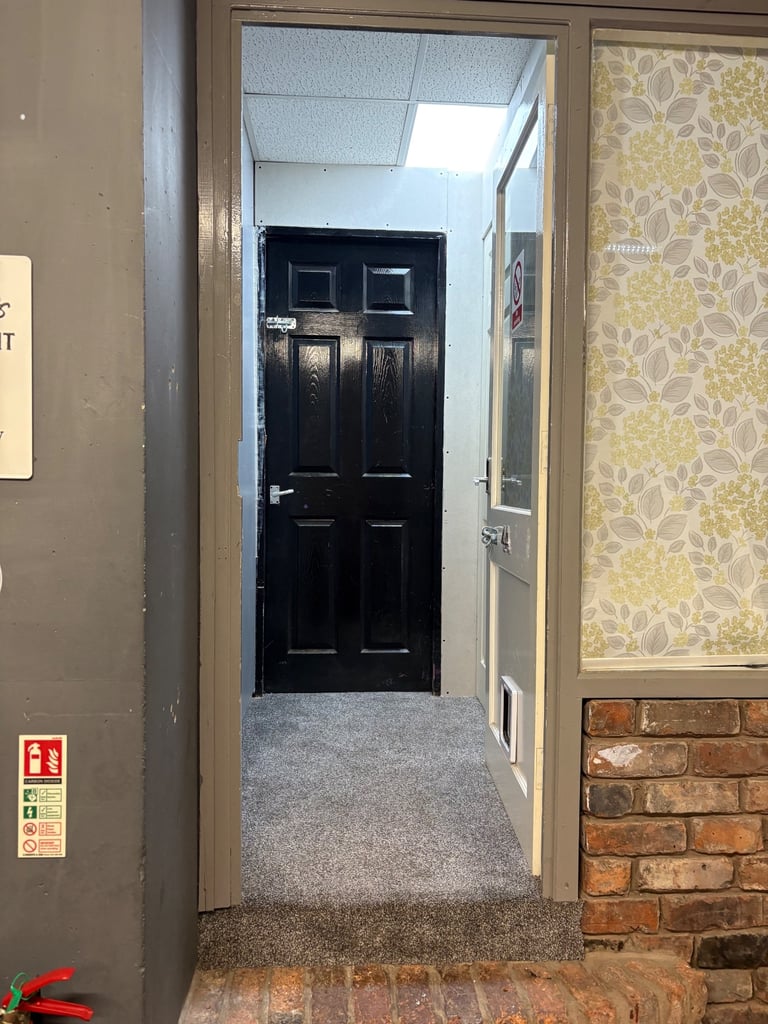 313 square foot unit to rent in Houldsworth mill emporium, Houldsworth mill reddish Sk56da 