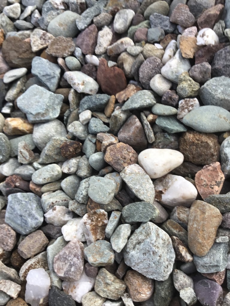 image for 20 mm riverbed bulk bags garden and driveway chips/ gravel/ stones 