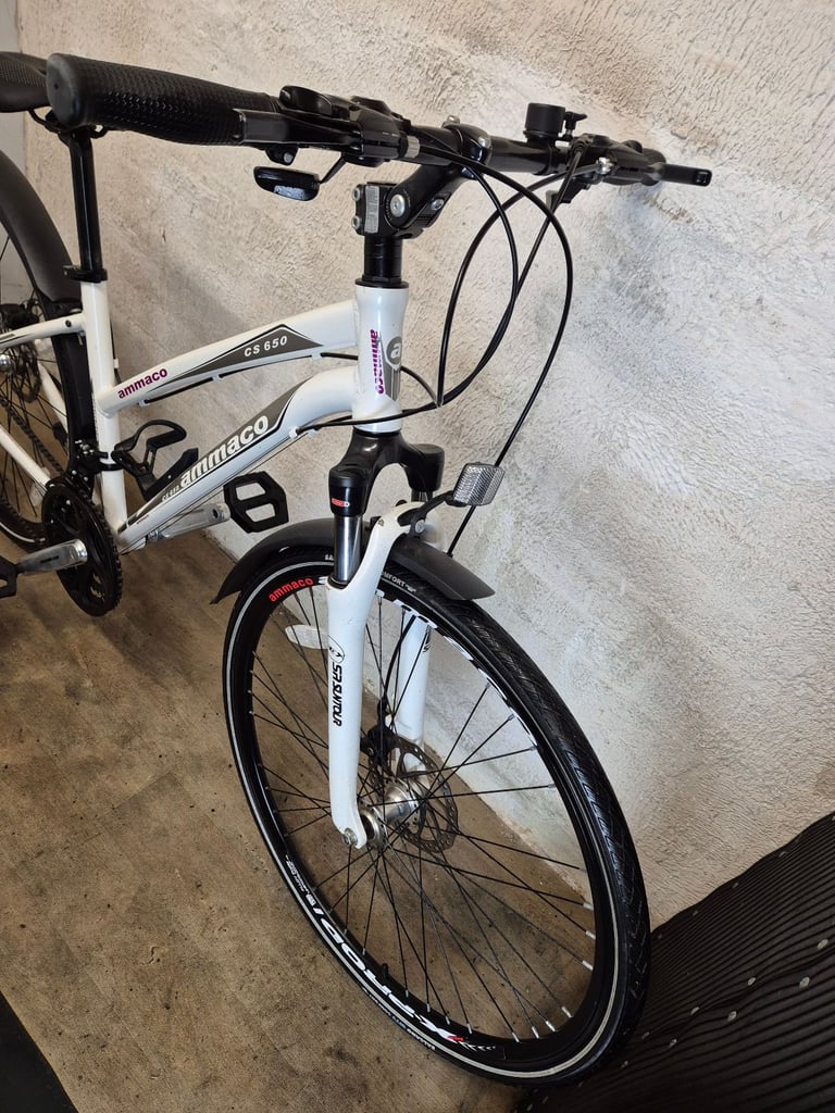 Ammaco CS650 Bike - 21 Speed – 700c wheels.