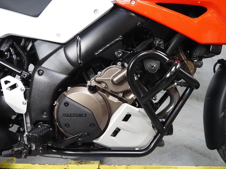 2020 Suzuki V Strom 1050 RC DL1000 XT 15k ,crash bars great adventure bike