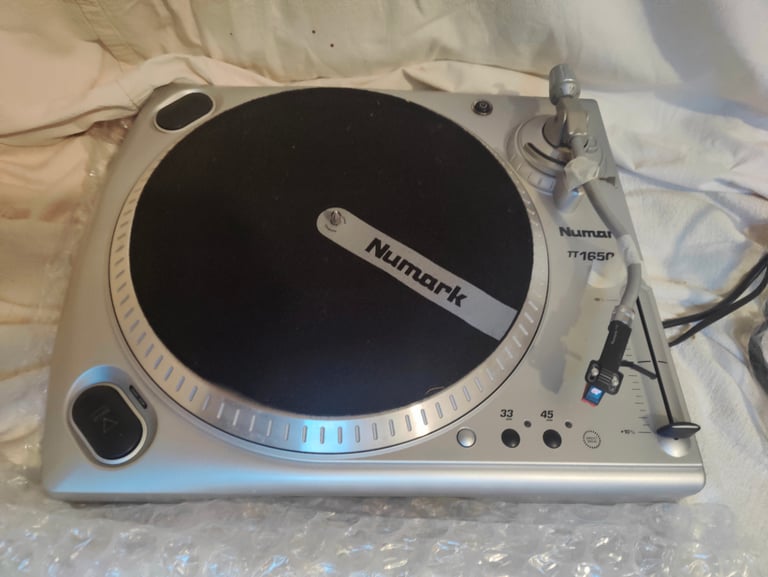 DJ Turntable - Numark TT1650 direct-drive DJ turntable