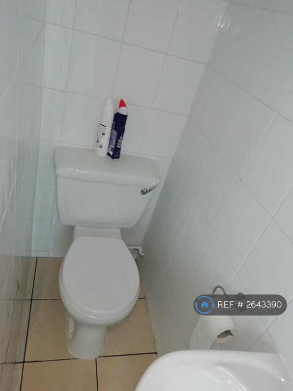 4 bedroom house in Lower City Road, Tividale, Oldbury, B69 (4 bed) (#2643390)