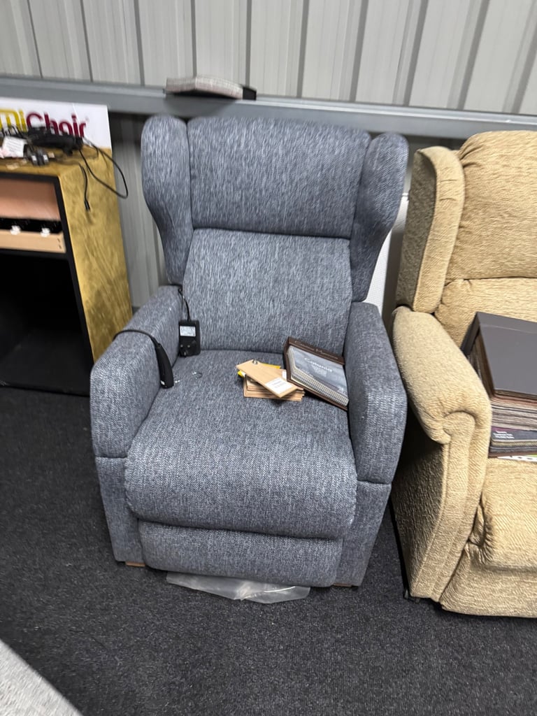 Rise and recliner chair for Sale Mobility, Disability Medical