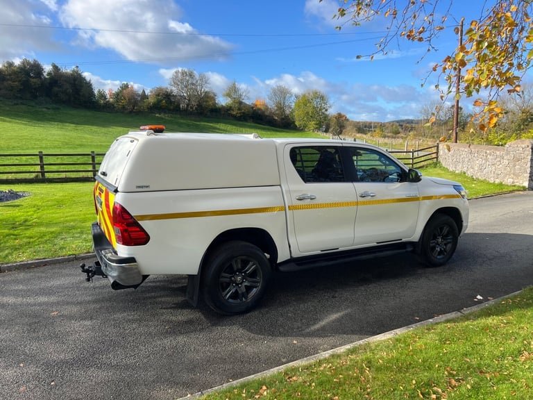 TOYOTA HILUX 2.4 D-4D 150PS ICON MANUAL 4X4 UTILITY PICKUP 21 REG 19,400 MILES