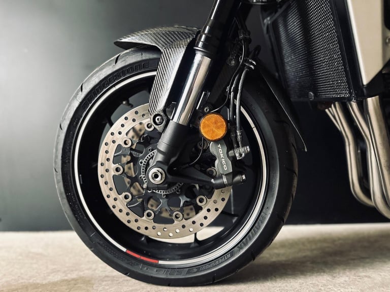 STUNNING 2019/19 HONDA CB1000R MOTORCYCLE 