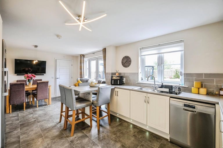 Stunning 4/5 bed house in Culloden West, Inverness