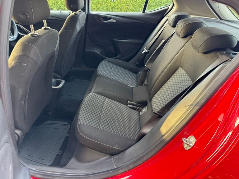 Vauxhall Astra Design 1.6 CDTi BlueInj Euro 6 with 8 Months MOT&FSH&Apple Car Play&Android&ULEZ Free