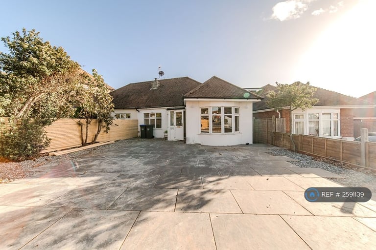 3 bedroom house in Southwick Street, Southwick, Brighton, BN42 (3 bed) (#2591139)