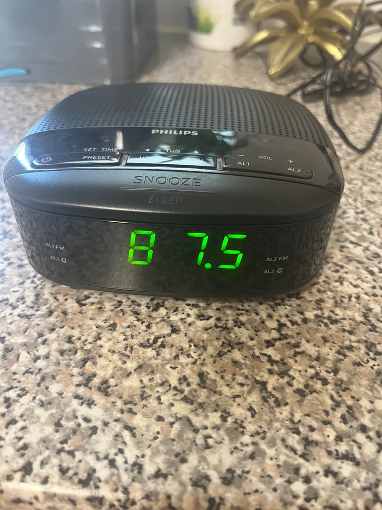 image for Philips Digital Alarm Clock & Radio - TAR3205/05