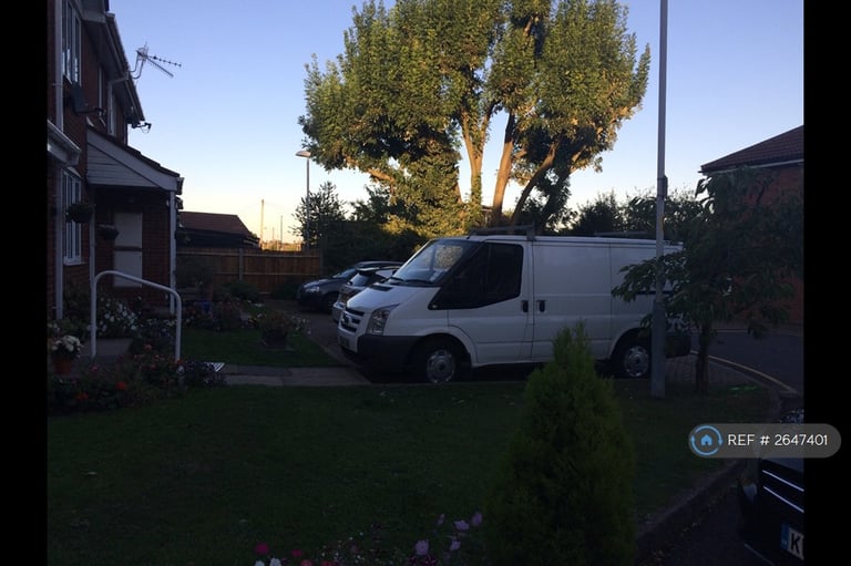 1 bedroom flat in St Gregory Close, Ruislip, HA4 (1 bed) (#2647401)