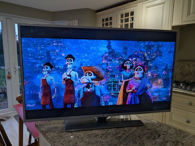 LG 42 inch Smart TV. Excellent condition 