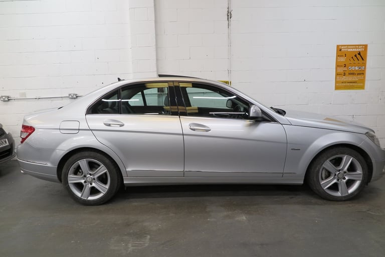  MERCEDES C CLASS V6,LOW MILEAGE WITH F.S.H.NATIONWIDE DELIVERY AVAILABLE
