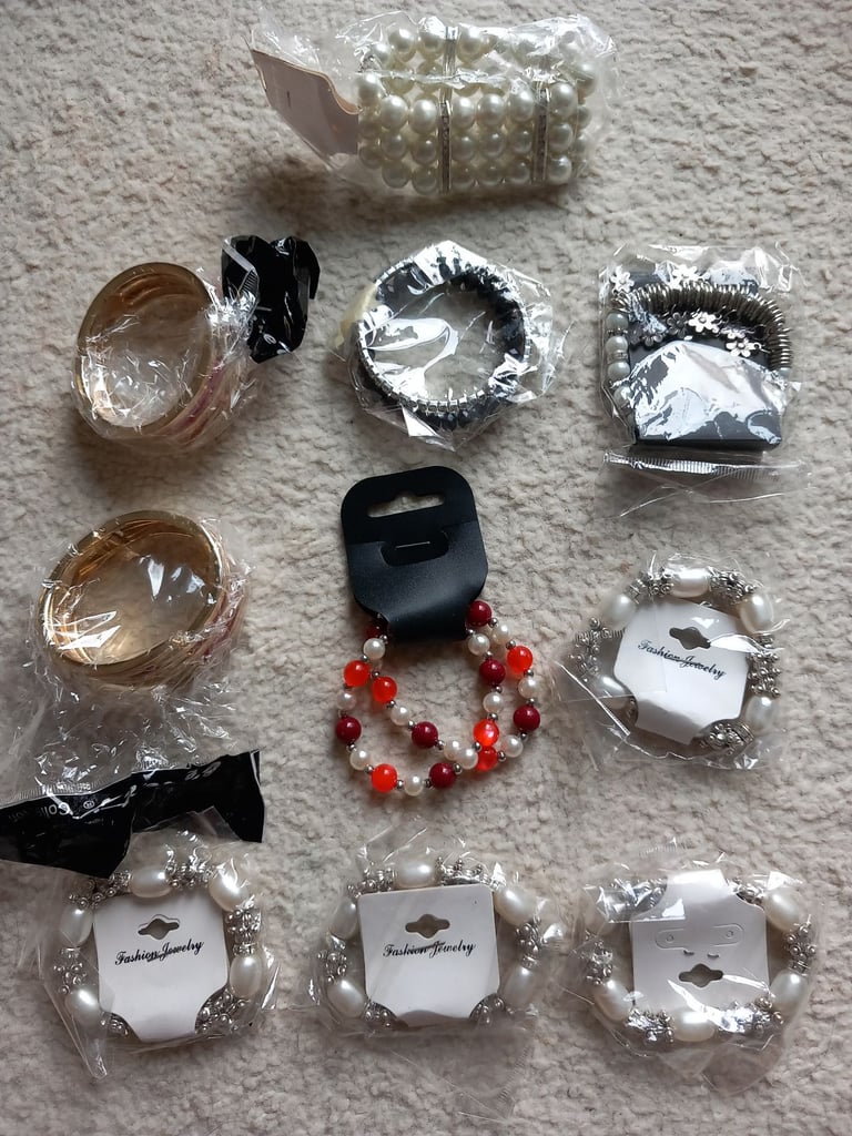 Bundle of 10 bracelets all 10 for £5