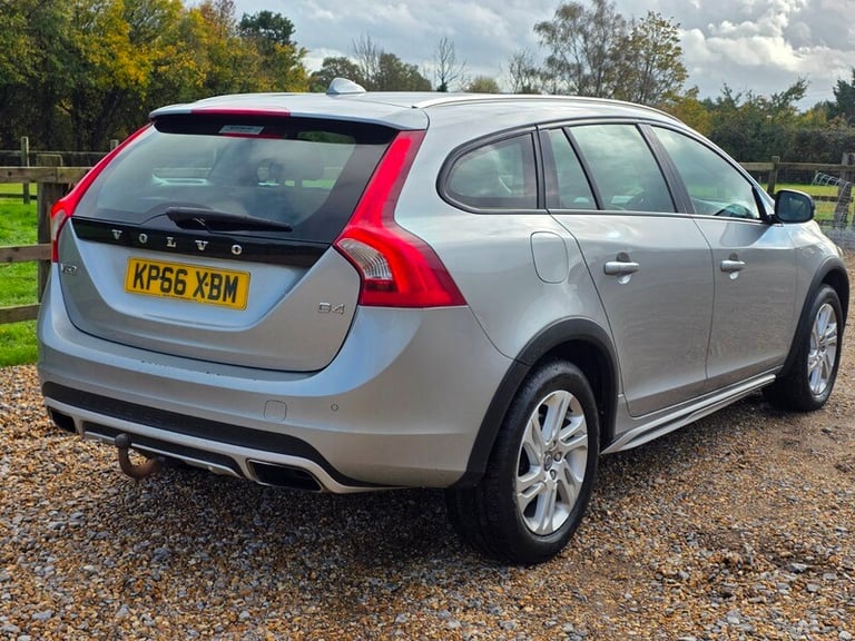 Volvo V60 D4 CROSS COUNTRY SE NAV