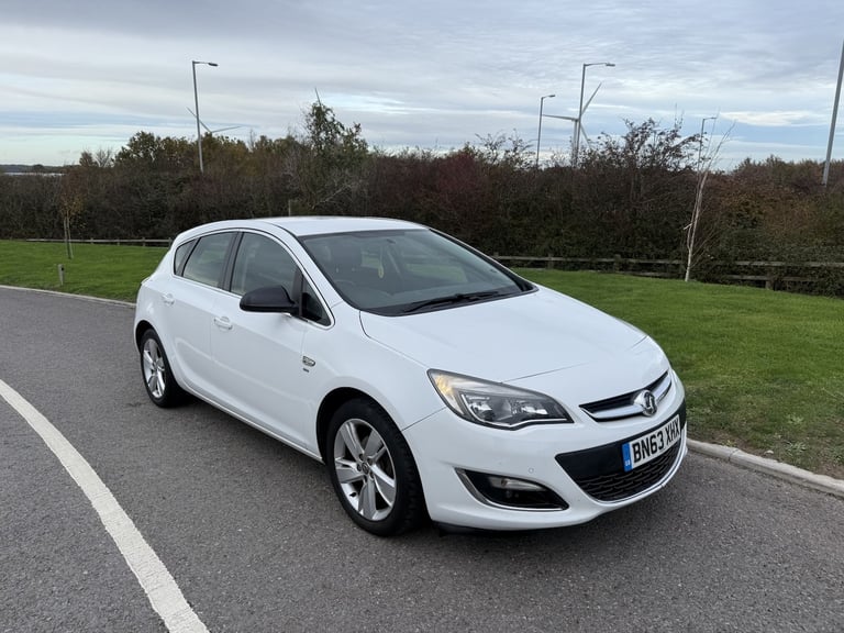 VAUXHALL ASTRA 1.6 16v SRi 2013