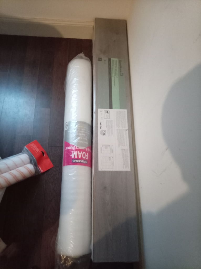 Grey laminate flooring 3 packs