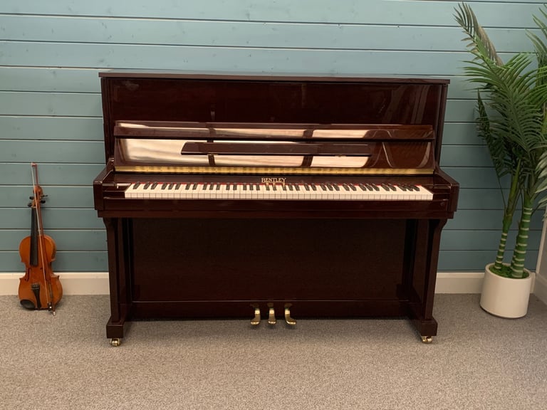 🎵🎹 QUALITY BENTLEY UPRIGHT PIANO WITH LEGS - TUNED/SERVICED/WARRANTY 🎹🎵