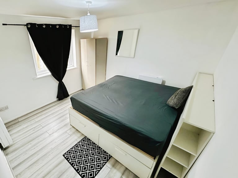 image for 2 bedroom flat in 2 Bed Flat For Sale, IG11