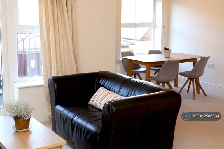 2 bedroom flat in Elizabeth Jennings Way, Oxford, OX2 (2 bed) (#2586504)