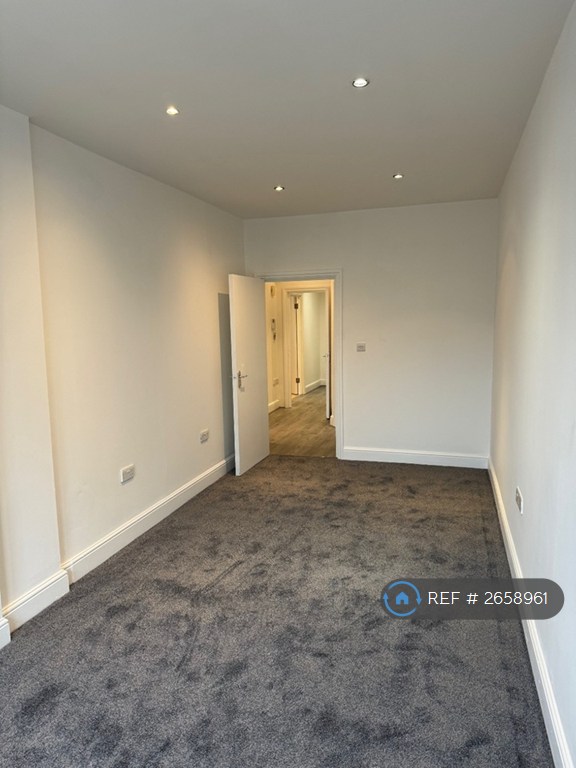 1 bedroom flat in Park Road, London, N14 (1 bed) (#2658961)