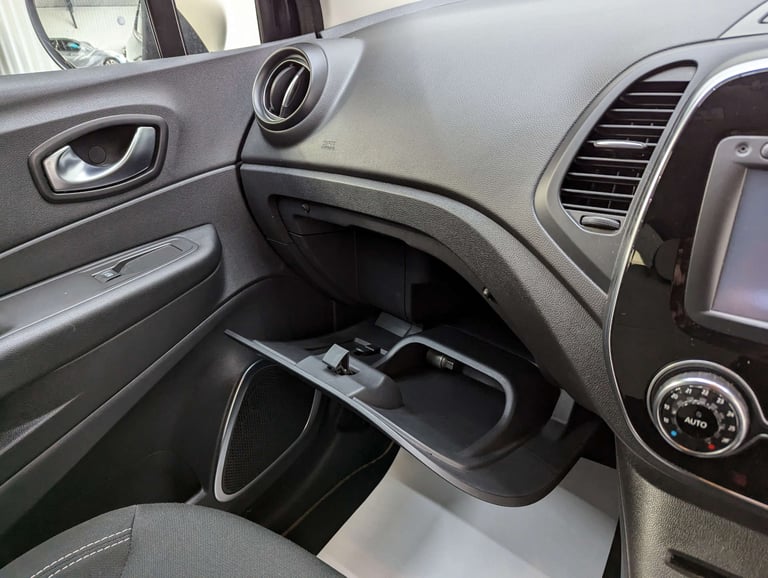 2018 Renault Captur 0.9 Captur Iconic TCe 5dr SUV Petrol Manual