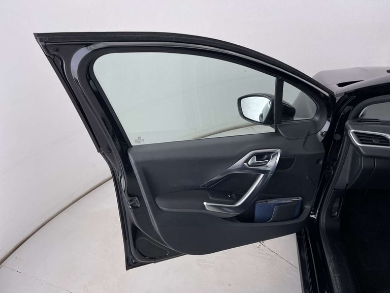 2016 Peugeot 2008 1.2 2008 Allure 5dr SUV Petrol Manual