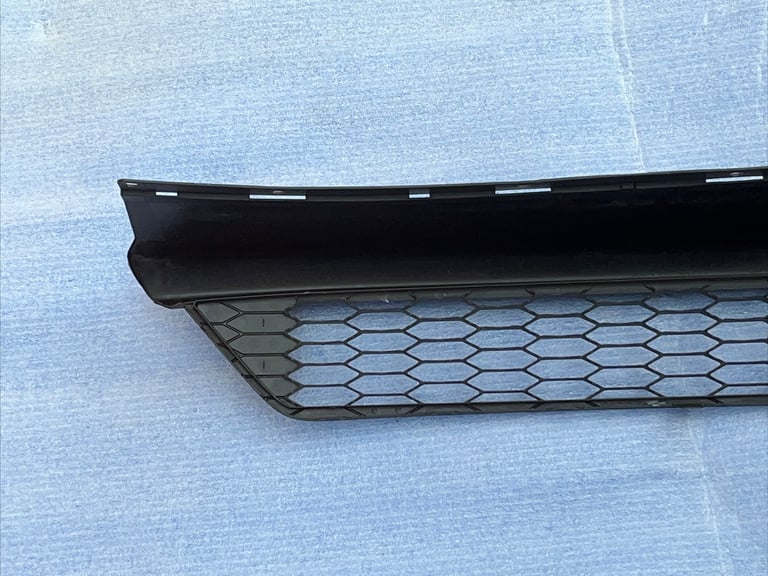 GENUINE HONDA JAZZ FRONT BUMPER LOWER RADIATOR GRILL 15-19 71102-TAR