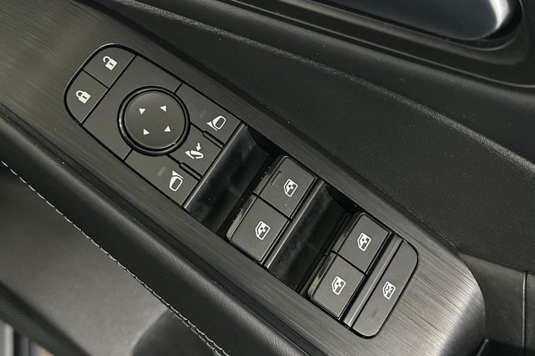 2023 Nissan Qashqai 102994 Hatchback Hybrid Automatic