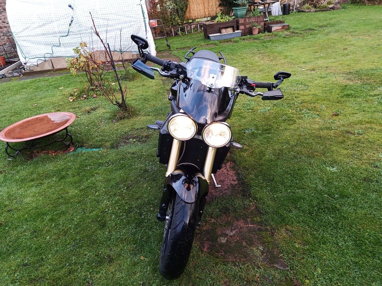 Triumph, STREET, 2009, 675 (cc)