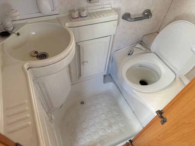 2006 Lunar Telstar Renault Master Motorhome 2.5DCi 6 Speed 2 Berth - Only 33279 miles