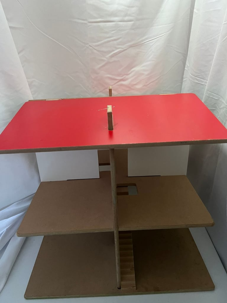 Lovely Pintoy Red/White Open Sided Dolls House