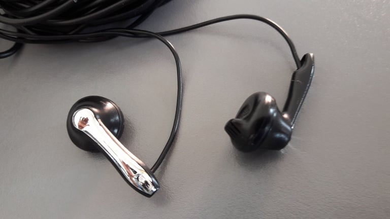 Headphones BRAND NEW UNUSED - Academy inner ear type stereo – post or collect