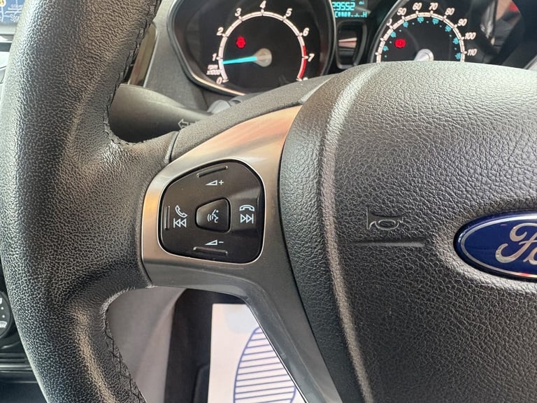 FORD FIESTA 1.25 Zetec 2017