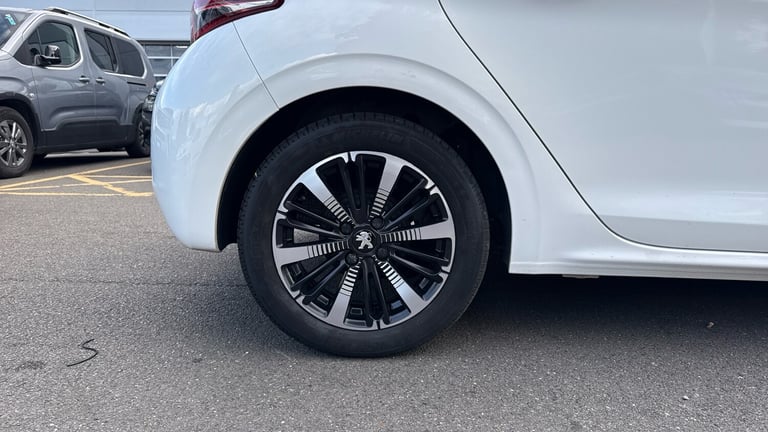 2019 Peugeot 208 1.2 PureTech Tech Edition Hatchback 5dr Petrol Manual Euro 6 (s/s) (82 ps) Hatch...