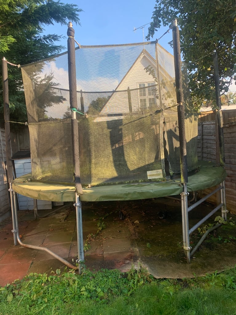 Large trampoline 