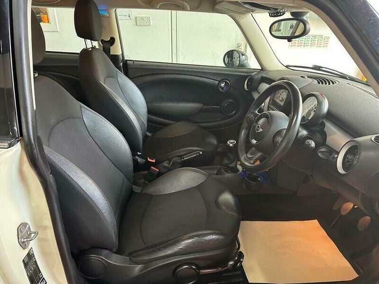MINI Hatch 1.6 Cooper Hatchback 3dr Petrol Manual Euro 5 (s/s) (122 ps)