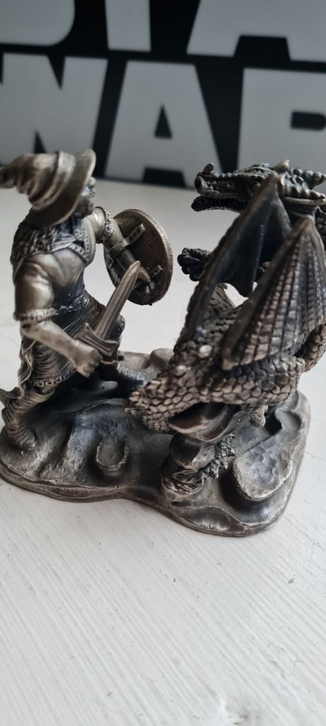 Dragon Vs Wizard Mark Locker - Friend Or Foe? #3194 pewter collectable figurine