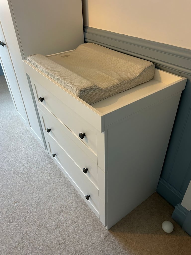 Silver Cross Furniture set, wardrobe, changing table and cot