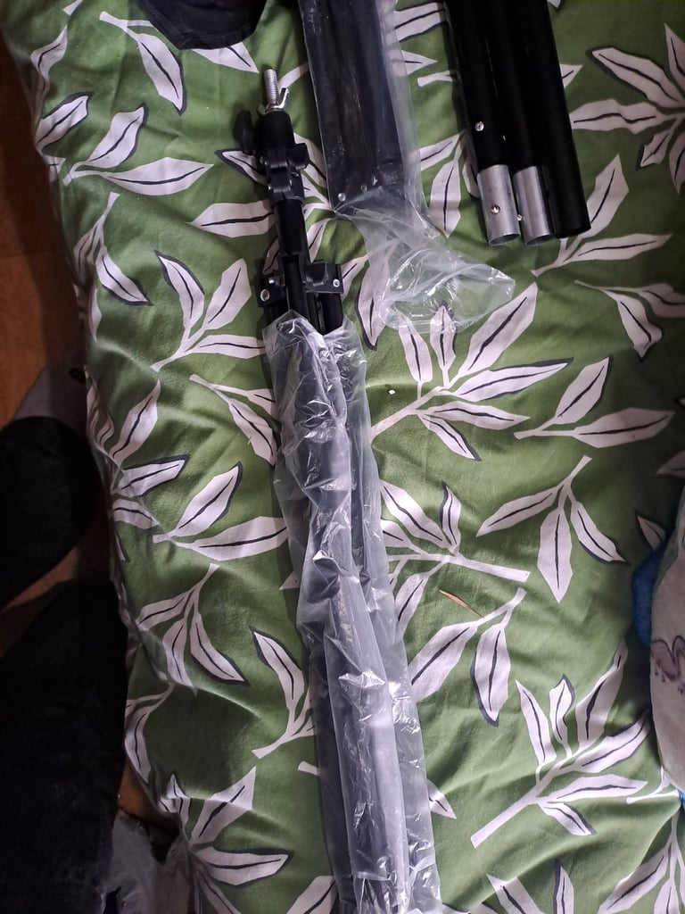 Cam tripods and storage bags