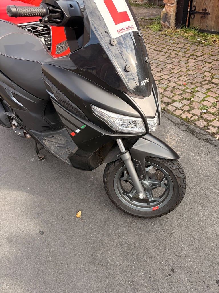 Aprilia, SXR, 2024, 49 (cc) 2400 miles 