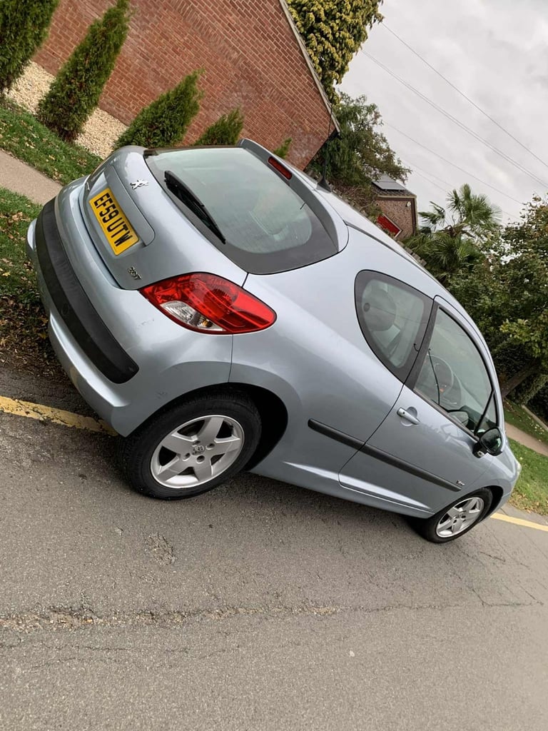 Peugeot, 207 Hatchback 2009 Manual, 1.4 petrol Low Miles