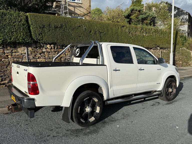 2012 TOYOTA HILUX INVINCIBLE DOUBLE CAB D/C 3.0 D4-D AUTO 4X4 WHITE 