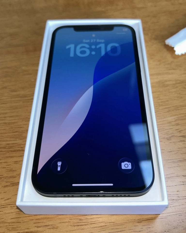 image for iPhone 12 Black 64GB Excellent condition 