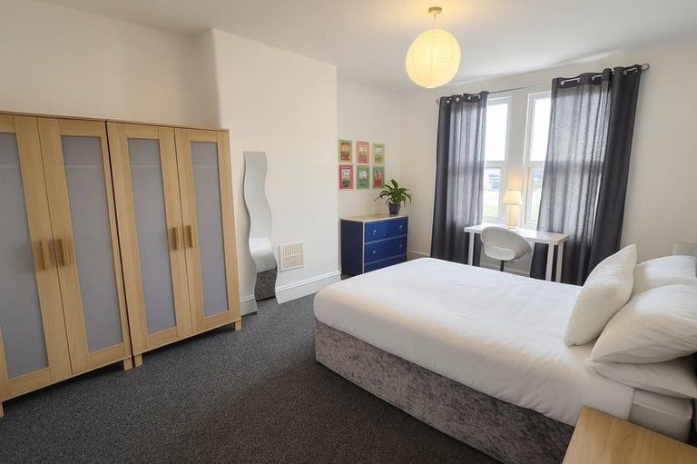 BS7 Luxury Double Room (Bay Windows) - No Deposit -Ideal for company lets- students