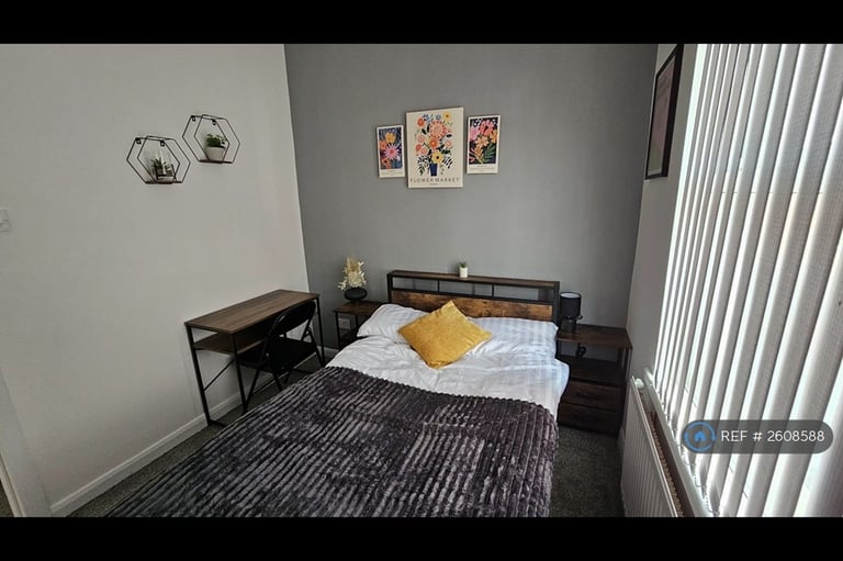 2 bedroom house in Parkfield Avenue, Manchester, M14 (2 bed) (#2608588)