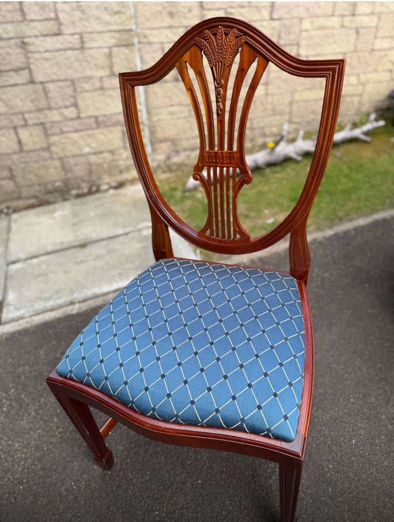 image for Beautiful vintage dining chairs (x2)