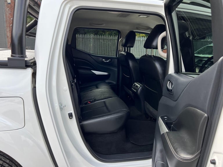 2018 Nissan Navara 2.3 dCi Tekna 4WD Euro 6 (s/s) 4dr PICK UP Diesel Manual